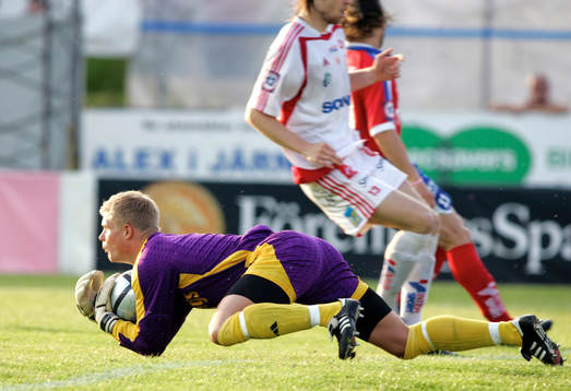 Erland Hellström, målvakt, Assyriska