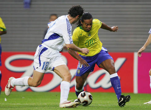 Ioannis Goumas, Grekland och Ronaldinho, Brasilien
