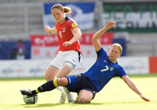 Sara Larsson, Sverige och Isabell Herlovsen, Norge