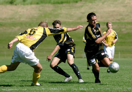 Daniel De Stefano rycker ifrån Tim Strömberg