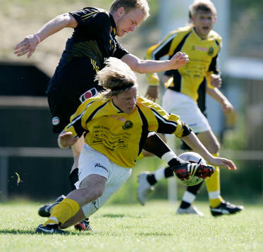 Niclas Fisher rensar undan