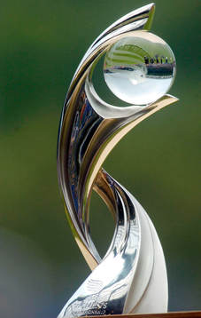 UEFA European Womens Football Championship Trophy. Trofé,