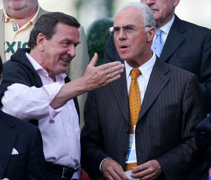 Förbundskansler  Gerhard Schroeder och Franz Beckenbauer
