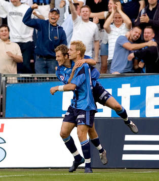 Tobias Hysén och Sören Larsen, Djurgården, jubel