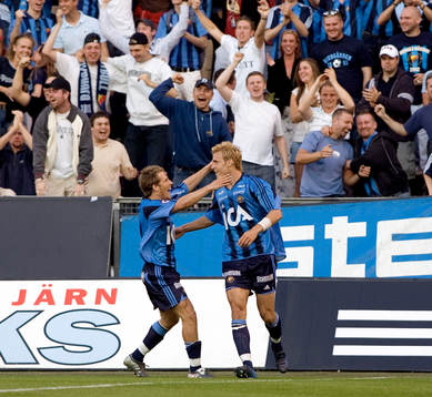 Bläddra bland fler bilder av Fotboll