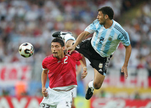 Kevin Kuranyi, Tyskland och Walter Samuel, Argentina