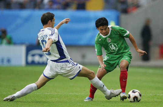 Angelos Charisteas, Grekland och Gonzalo Pineda, Mexiko