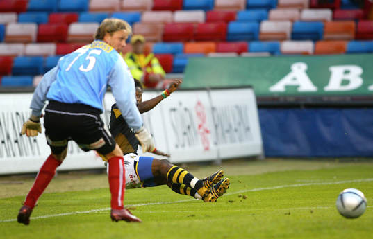 Derek Boateng, AIK vid det bortdömda målet och Björn