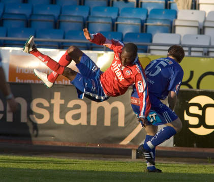 Atiba Hutchinson, Helsingborg och Donatas Vencevicius,