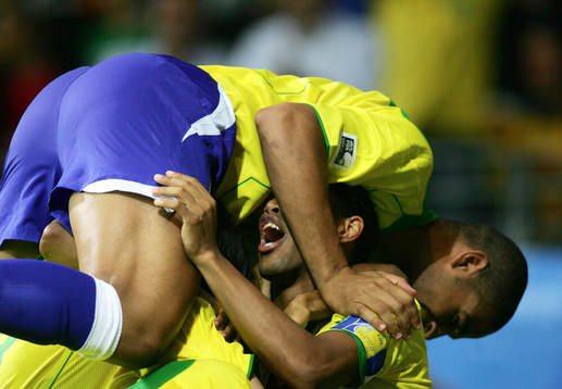 Adriano och Ronaldinho, Brasilien, jubel