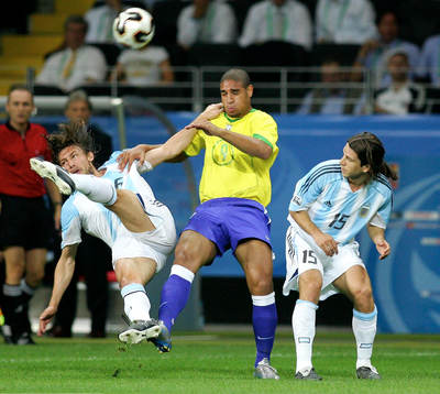 Gabriel Heinze, Adriano, Diego Placente