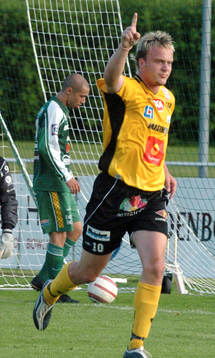 Marcus Ekenberg har gjort 2-1 till Mjällby