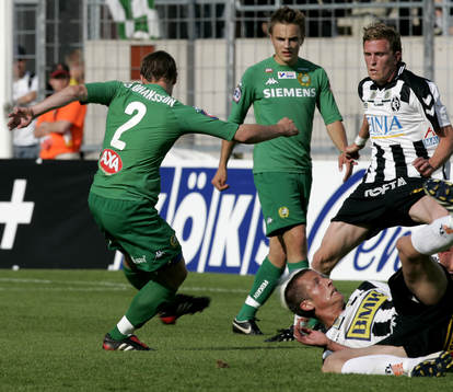 0-2, David Johansson, skjuter (bollen bakom liggande Jonas