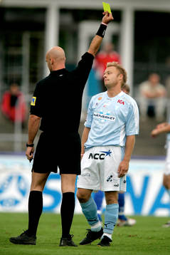 Anders Andersson, Malmö fick två gula kort och blev