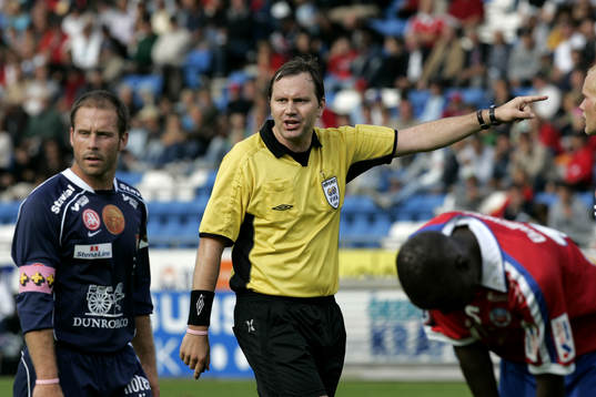 Domaren Jonas Eriksson dömde bort ett mål för Örgryte