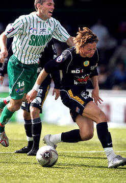 Henrik Andersson, Frölunda kommer fri men kapas av Peter