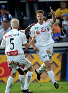 Matchvinnaren Daniel Bernardsson, Gefle jublar