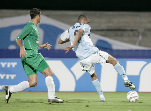 Afonso Alves, Malmö, trixar med bollen