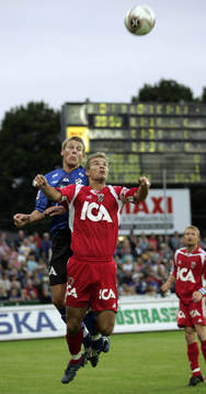 Patrik Ingelsten och Niclas Alexandersson nickduellerar