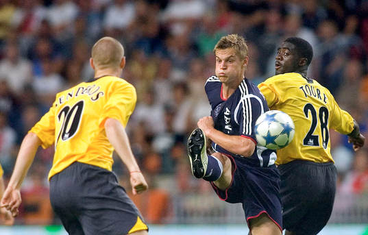 Ajax - Arsenal: Markus Rosenberg, Ajax