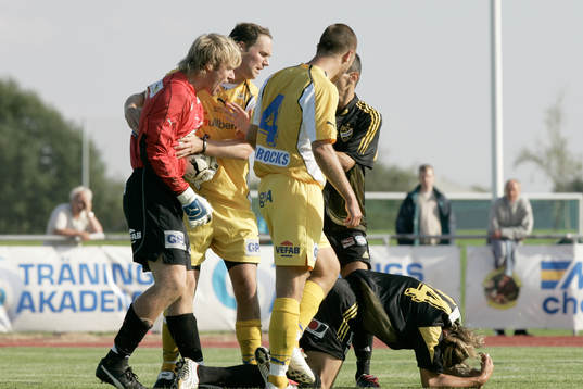 Roger Christensson, arg målvakt, förbannad på Peter