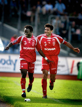 Kabba Samura, Assyriska, (til vänster) gjorde 1-0 till