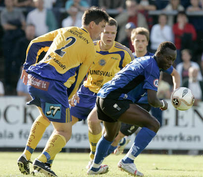 Yaw Preko, Halmstad och Johan Andersson, Sundsvall