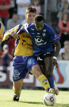 3-0, Yaw Preko fälls av Johan Andersson, straff
