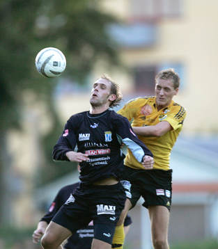 Bobby Alm Nilsson nickduellerar med Andreas Svensson