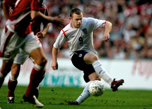 Wayne Rooney, England, provar skott