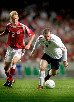 Wayne Rooney, England och Christian Poulsen, Danmark