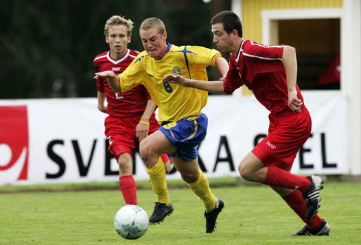 Christoffer Carlsson, Landskrona BoIS, tar si mellan två