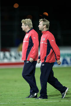 Peter Swärdh och Peter Gerhardsson, depp, tränare