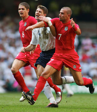 Steven Gerrard, England och Carl Fletcher, Wales