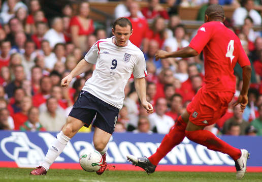 Wayne Rooney, England och Daniel Gabbidon, Wales