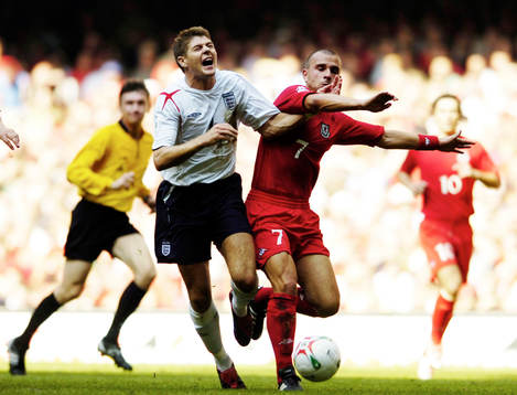 Steven Gerrard, England och Carl Fletcher, Wales