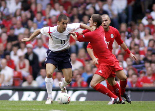 Joe Cole, England och Carl Robinson, Wales