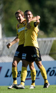 Mikael Dahlgren grattar Burim Rexhepi