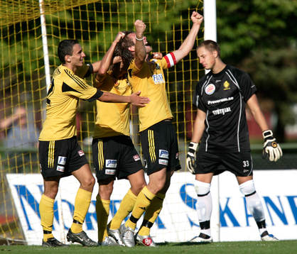 Mål, Alexander Söderberg, som grattas av Peter Eriksson
