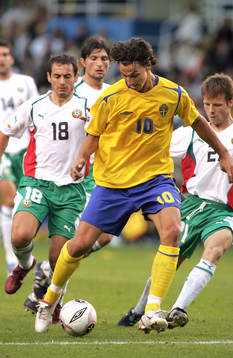 Zlatan Ibrahimovic i Bulgariens försvar