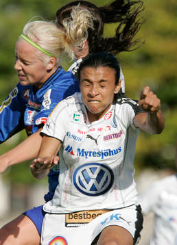 Marta, Umeå och Caroline Seger, Linköping
