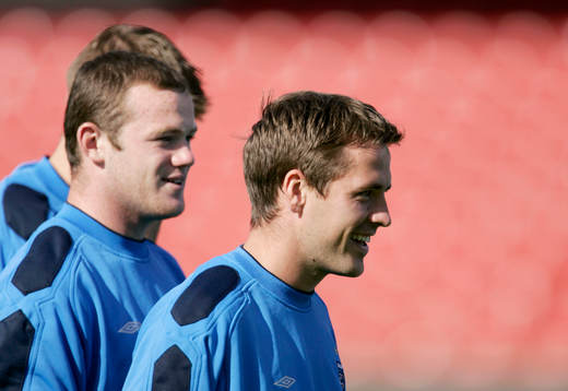 Wayne Rooney (till höger) och  Michael Owen