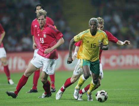 Tim Borowski och Sibusiso Zuma