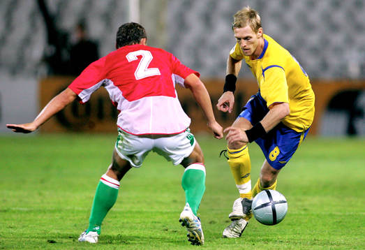 Laszlo Bodnar utmanas av Christian Wilhelmsson