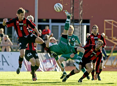 Bläddra bland fler bilder av Fotboll