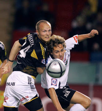 Nicklas Carlsson, AIK (3-1) och Paul Munster, Örebro