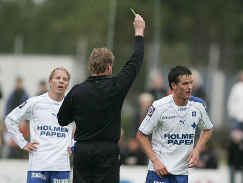 Andreas Dahlén, Norrköping, får lämna planen