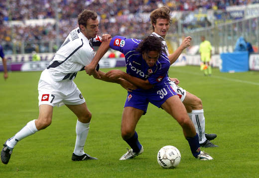 Luca Toni, Fiorentina, håller undan Zenoni