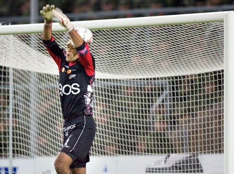Abbas Hassan, målvakt, Elfsborg missar bollen med
