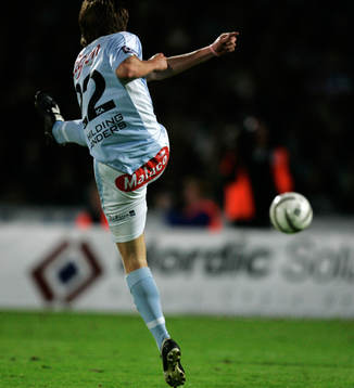 Fotboll, allsvenskan, Malmö FF. Jesper Bech, skjuter